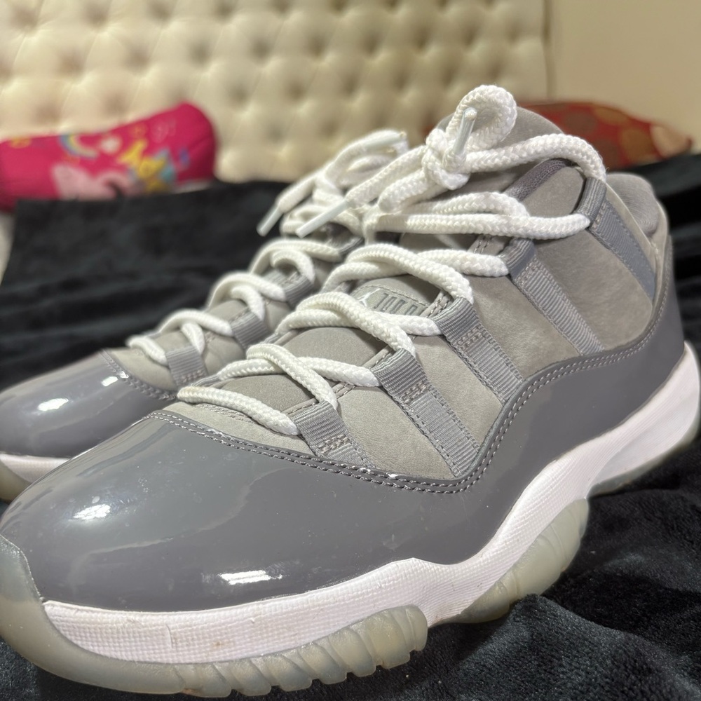 Low Jordan 11 cool Gray and White Sneakers